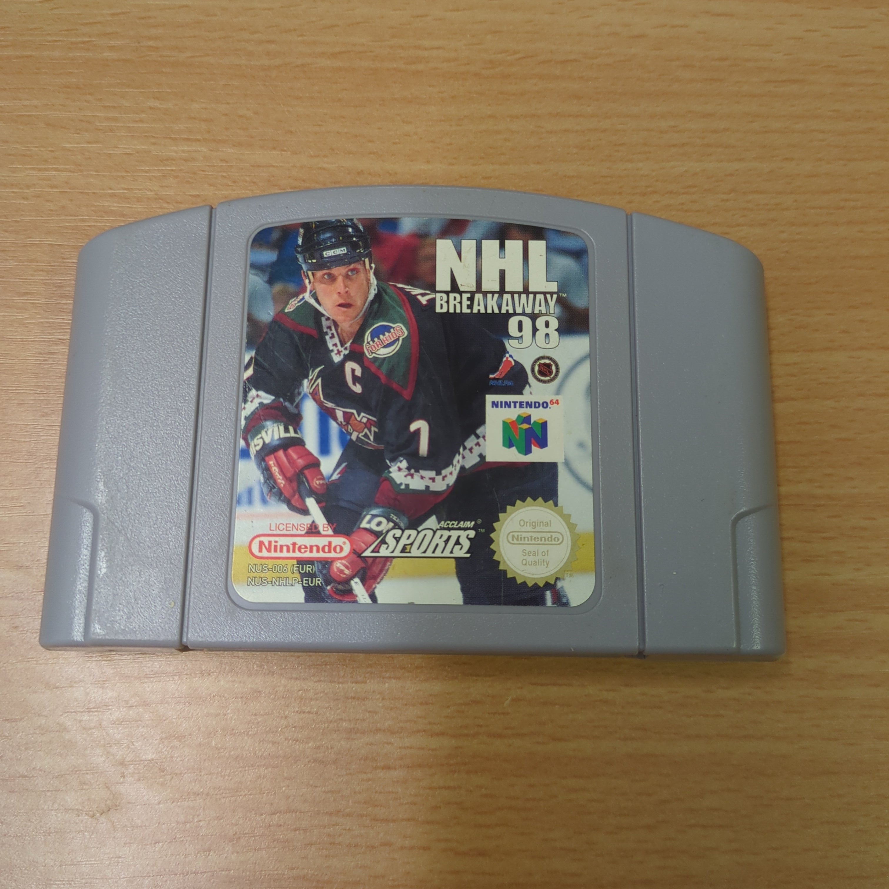 NHL Breakaway 98 Nintendo N64 game Cart Only NHL Breakaway 98 Nintendo N64 game Cart Only